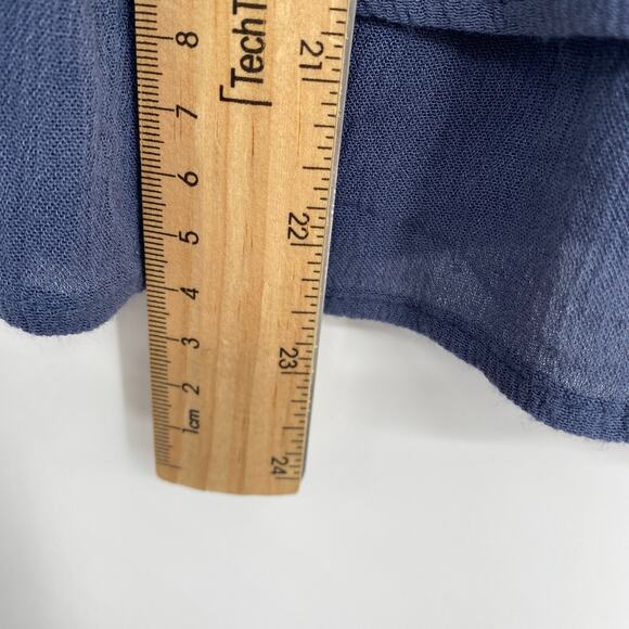 a.n.a Top Women’s Medium Blue Floral Embroidered Feminine Romantic Flowy - Picture 9 of 10